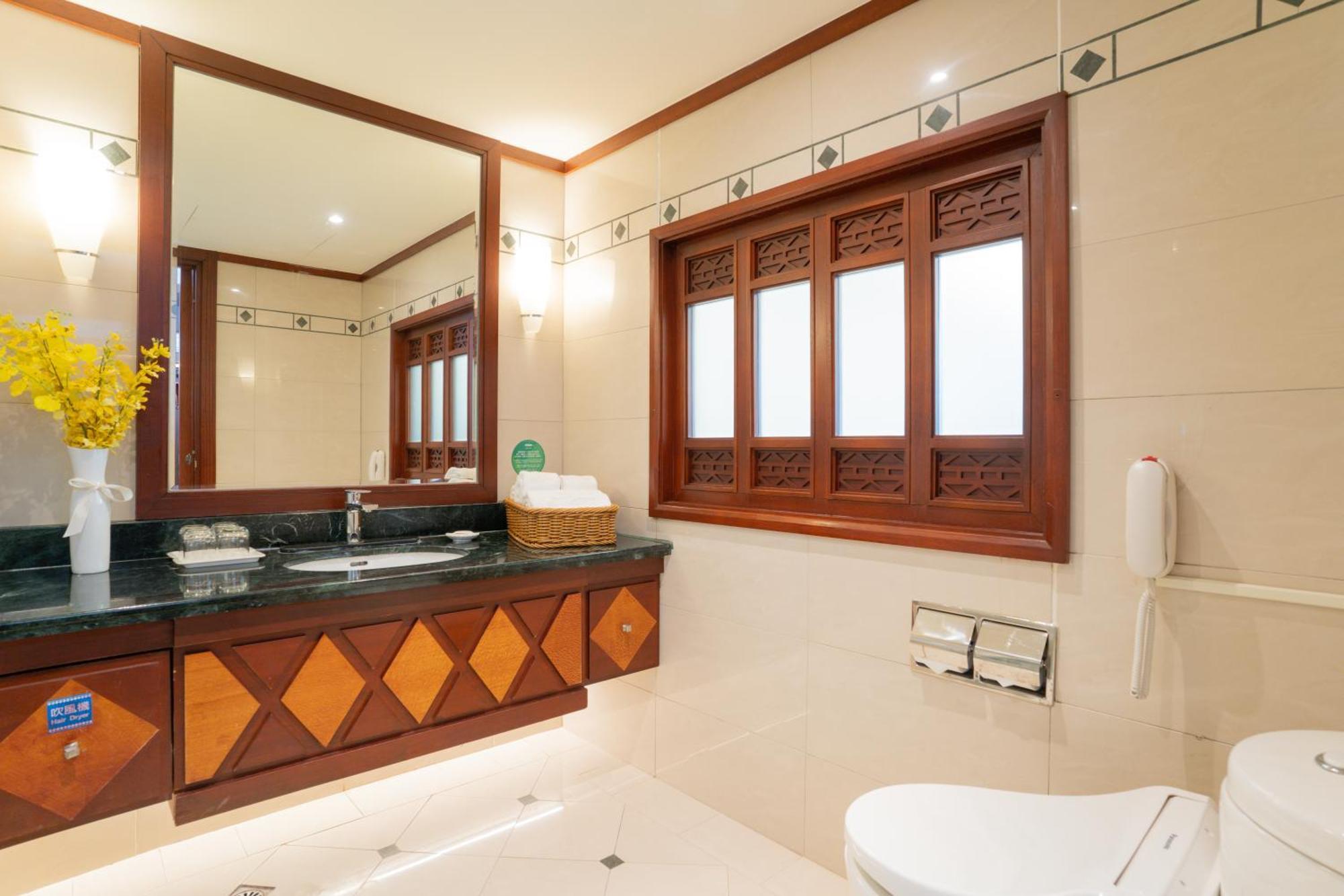 Formosan Naruwan Hotel T'ai-tung Exteriér fotografie A bathroom in a hotel